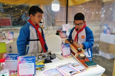 小學文化點亮創(chuàng)業(yè)路 從傳統(tǒng)手藝到現(xiàn)代科技的文化轉(zhuǎn)型之旅